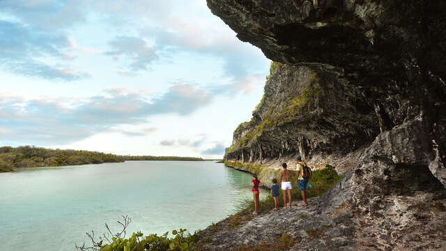 Hike to the Lékiny cliffs