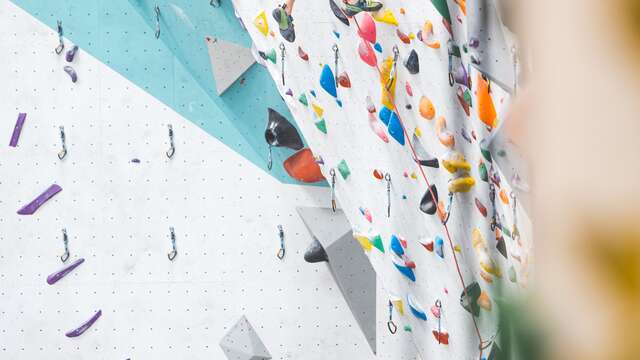 Indoor climbing at Le Topo – The routes