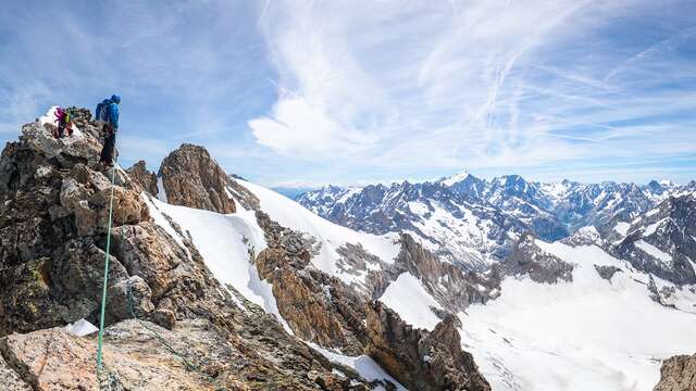 Alpinisme hivernal avec le Bureau des Guides de la Grave