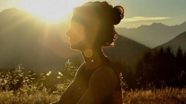 Yoga Vinyasa avec SADHAKA YOGA SAVOIE - Festival Hygge
