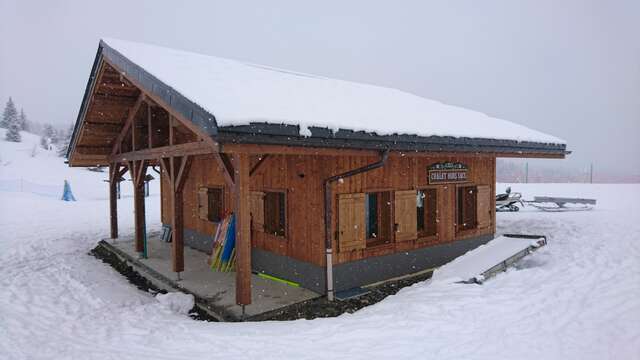 Salle hors-sac chalet nordique du Stade