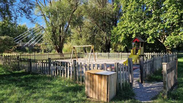 Aire de jeux de l'Espace Perona à Volonne