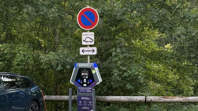 Borne de recharge - Parking de la Patinoire