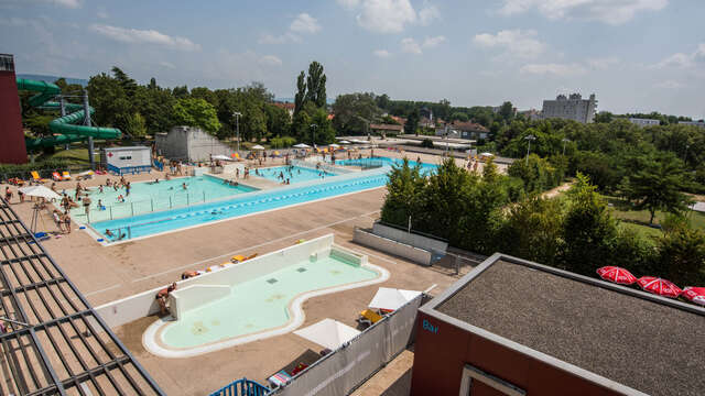 Ouverture des bassins extérieurs du Centre Nautique Carré d'eau.