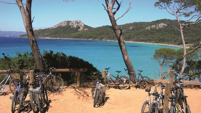 Gita di un giorno a Porquerolles in bicicletta con i Bateliers de la Côte d'Azur