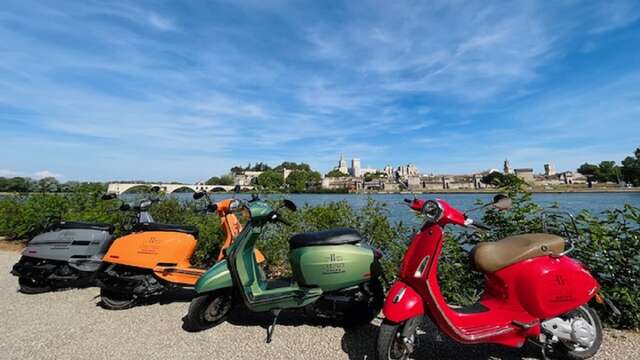 Loc’Two Scoot Provence - Location de Scooter