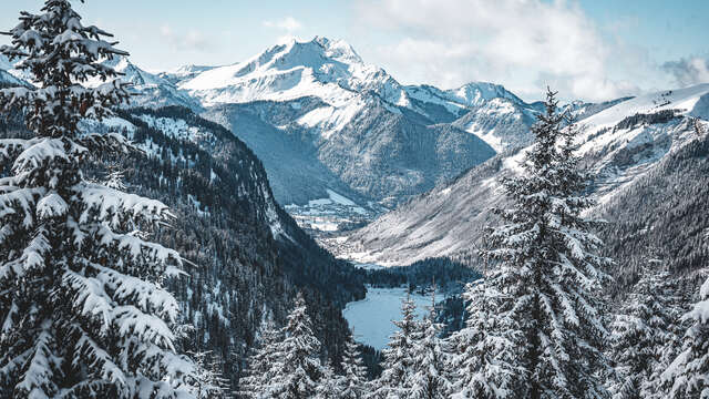 Le tour du Lac de Montriond en Hiver