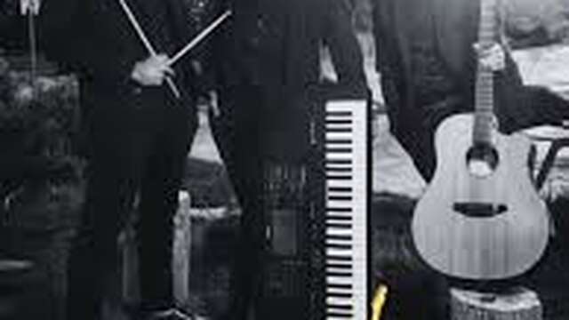 Coverage Concert at Moontain Hostel