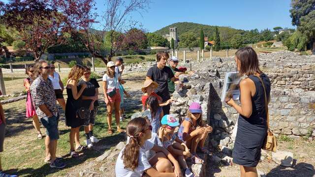 Guided tour ''The life of the Romans told to children".