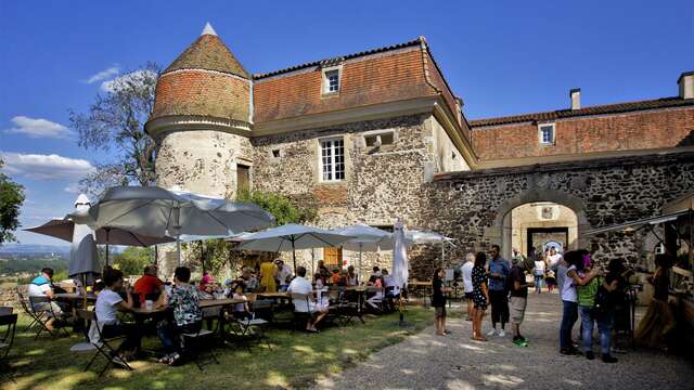Bistrot d'été et food truck du Château de Goutelas