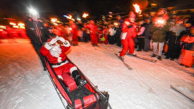 REVEILLON DE NOEL : Descente aux flambeaux & arrivée du Père Noel