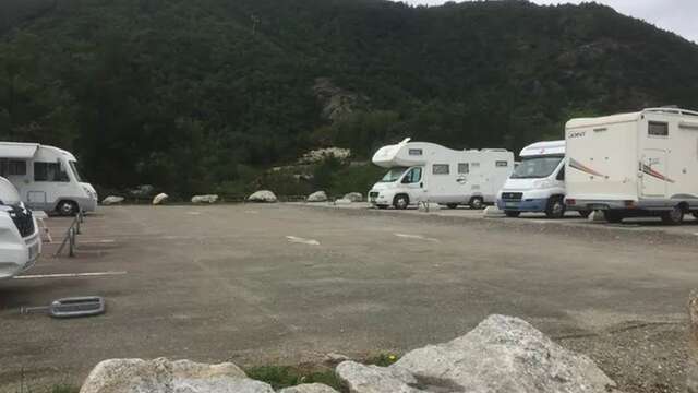 Aire de stationnement pour camping-cars