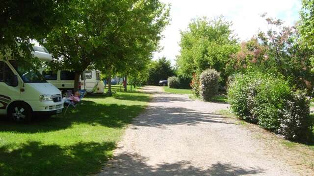 Camping-car area in Montricoux