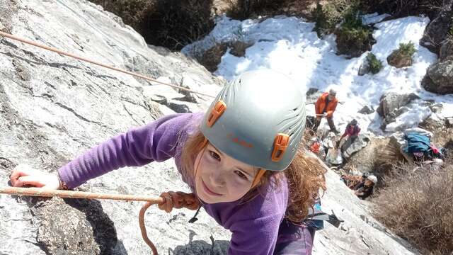 Escalade découverte/famille: Défie la gravité!