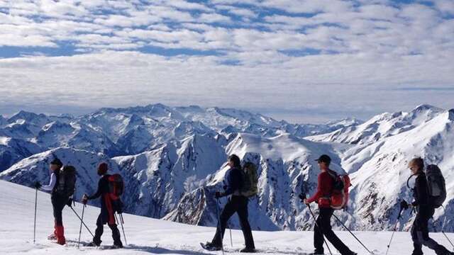 Snowshoeing "Mini Day" with the Bureau des Guides