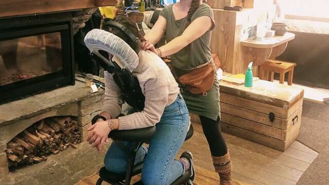 Massage Amma assis avec Léa