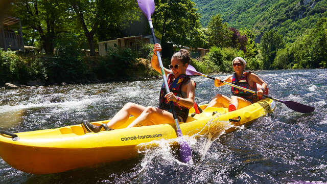 Canoeing down the Ariège river