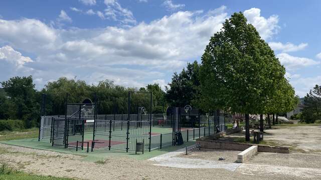 Terrain multisports Vazerac