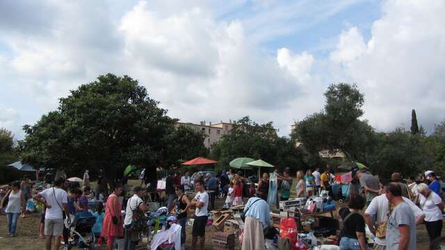 Vide grenier du festival terres de Résistance