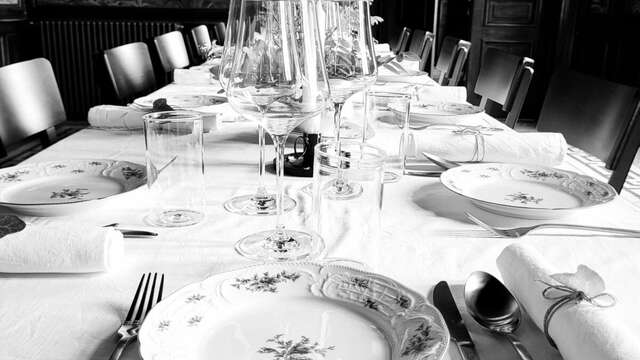 Saint-George hosts table