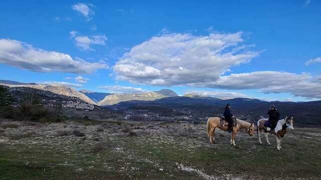 Randonnées à cheval avec Pelas Ranch