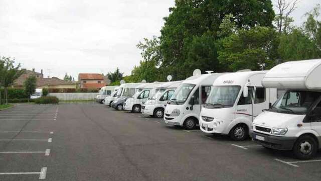 Aire de camping-car Grisolles
