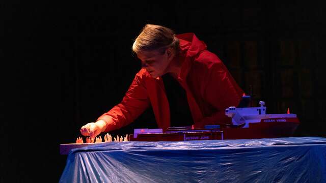 Théâtre - Esquif (À fleur d'eau)