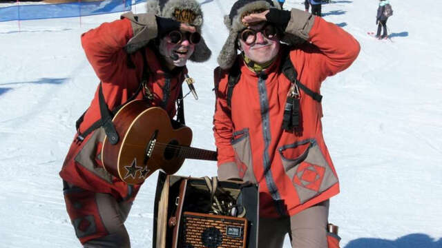 Fanfare "Les Givrés" x Le Barzar dans la Rue - Bonjour l'Hiver