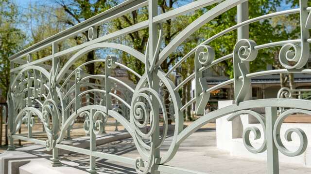 Kiosque à musique de la source de l'Hôpital