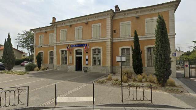 Gare SNCF l'Isle sur la Sorgue - Fontaine de Vaucluse