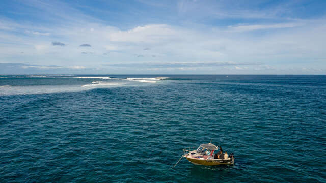 Jackaroo Surf Camp taxi boat