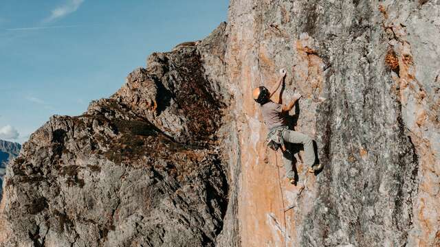 Escalade en falaise autour du Refuge de la Fare