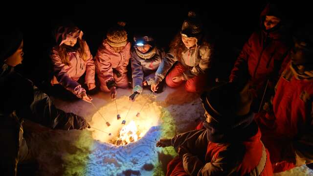 Balade nocturne guimauves sur le feu à la Féclaz