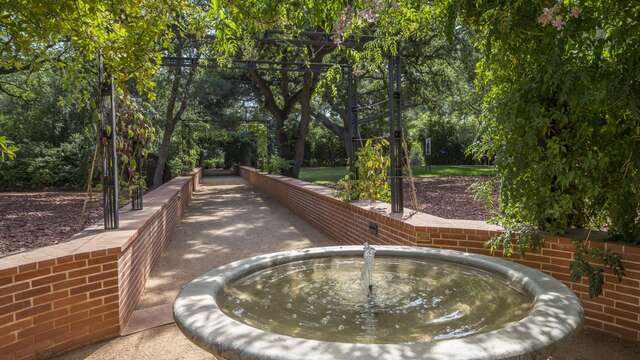 Remarkable garden of the Maison du Cygne