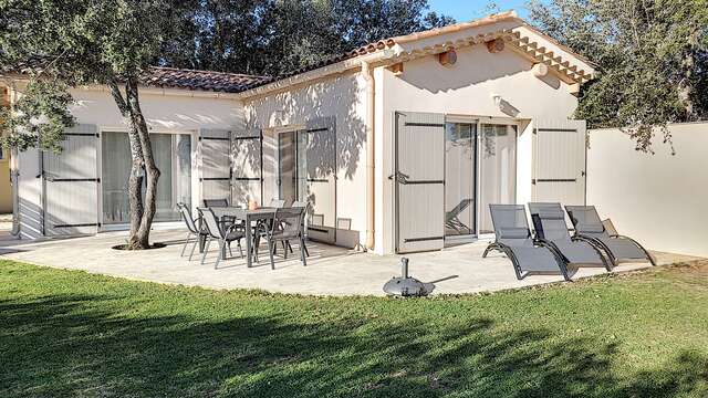 Domaine Lou Grand Chêne - La villa des vignes