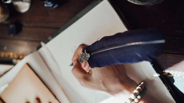 Atelier écriture et dessins à la plume et à l'encre