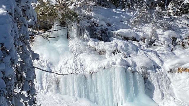 Circuit des cascades de glace, sur les trace du loup