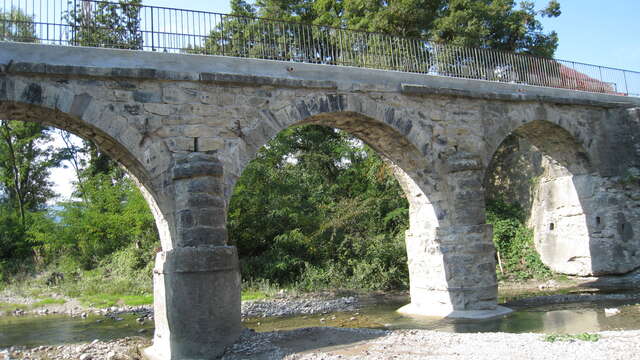 Aqueduc de Lagrand