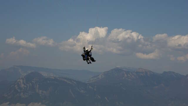 Vols en parapente biplace avec Pegase et particule