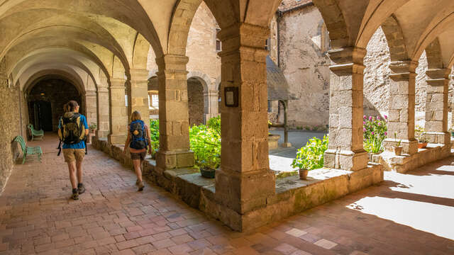 GR® 765 Saint-Jacques-de-Compostelle : de Saint-Haon-le-Châtel à Pommiers en Forez