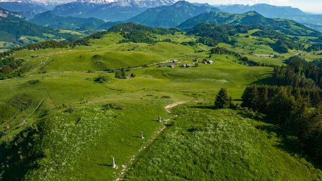 Sentier de randonnée - Tour et montée de la Pointe de Miribel