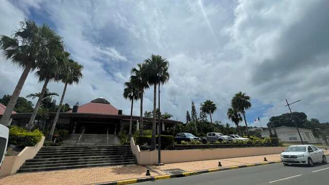 La Foa Town Hall