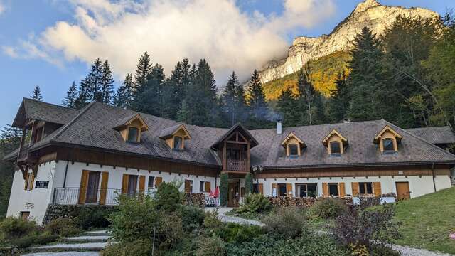 Auberge Chalet du Cirque de St Même