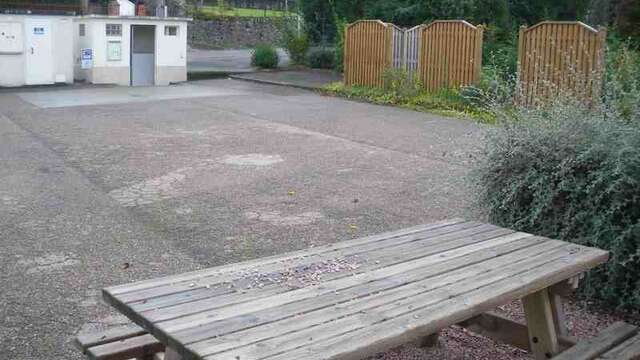 Aire de service et de stationnement camping-cars