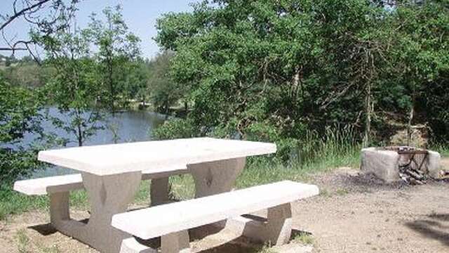 Aire de pique-nique / Barrage du Vérut