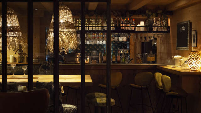 Bar à vins - tapas - cocktail - salon de thé Le Strato refuge alpicurien