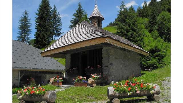 Chapelles and shrines walk