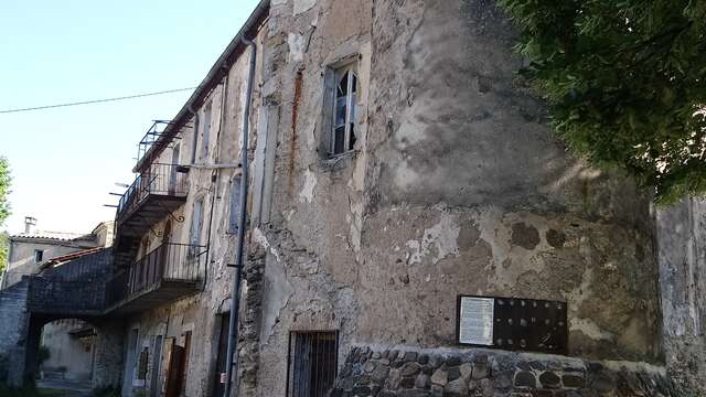 Le Château de Crouzol au Martinet