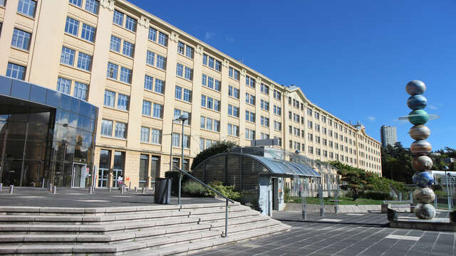 Manufrance et le Centre de congrès