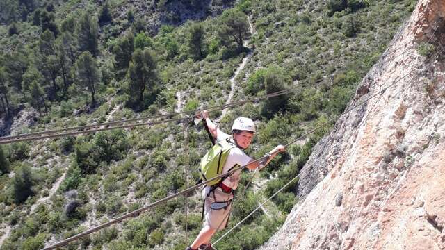 Guided via ferrata rock climbing, rocher de 9 heures, sporty route - Salamandre Escalade